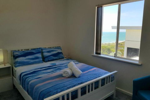 Caravel Beach House Mandurah - St Kilda Accommodation 6