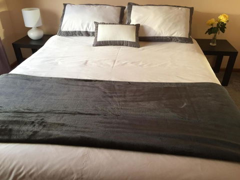 Penguin Seaside Homestay - St Kilda Accommodation 3