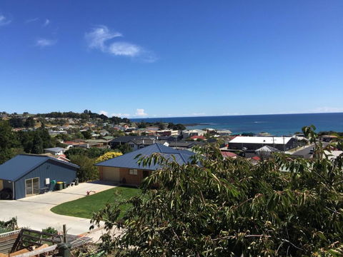 Penguin Seaside Homestay - St Kilda Accommodation 6