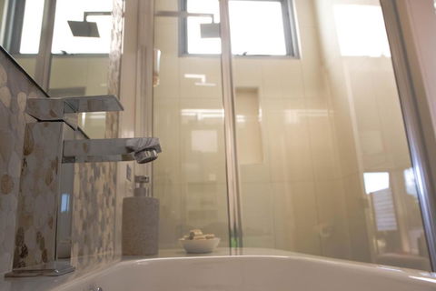Eagle Peaks At Freycinet - St Kilda Accommodation 5