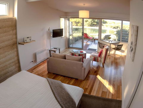 Eagle Peaks At Freycinet - St Kilda Accommodation 2