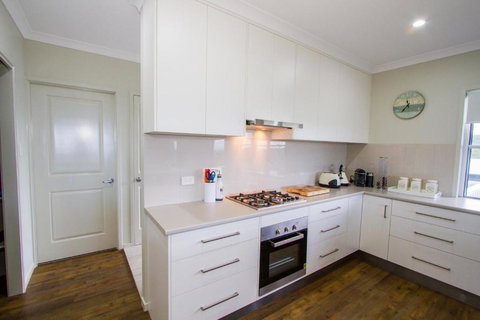 The Boat House - St Kilda Accommodation 6