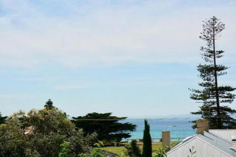BayView House - St Kilda Accommodation 5