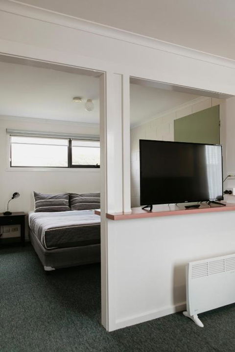 Anchor Wheel Motel - St Kilda Accommodation 6