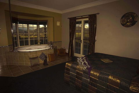 R On The Downs BnB & Spa Cottages - St Kilda Accommodation 7