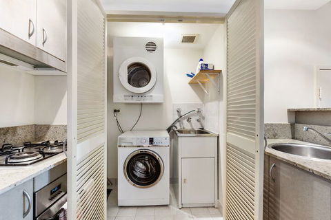 Surry Hills Modern One Bedroom Apartment - GOU - St Kilda Accommodation 7