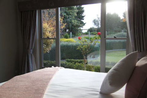 BEL MIREN ESSINGTON - St Kilda Accommodation 0