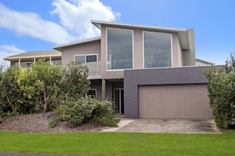ESCAPE 2 BROPHY - St Kilda Accommodation 0