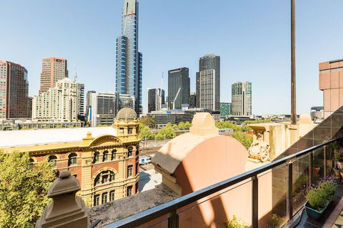 BELLE, 2BDR Melbourne Apartment - St Kilda Accommodation 1