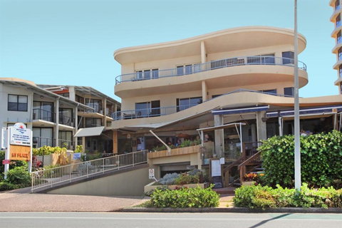 Coolum Baywatch Luxury Style Penthouse Linen Included WIFI 500 Bond - St Kilda Accommodation 3