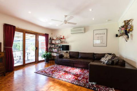 KELLY, 3BDR Northcote House - St Kilda Accommodation 0