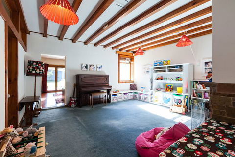 KELLY, 3BDR Northcote House - St Kilda Accommodation 3
