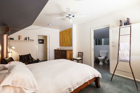 KELLY, 3BDR Northcote House - St Kilda Accommodation 6