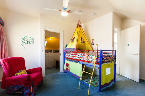 KELLY, 3BDR Northcote House - St Kilda Accommodation 1