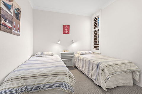 South Pacific Unit  4 - Shoal Bay - St Kilda Accommodation 2