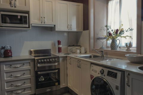 Hartley Historic Cottages - St Kilda Accommodation 3