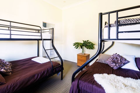 Coal D' Vine Cottage - Cessnock NSW - St Kilda Accommodation 5
