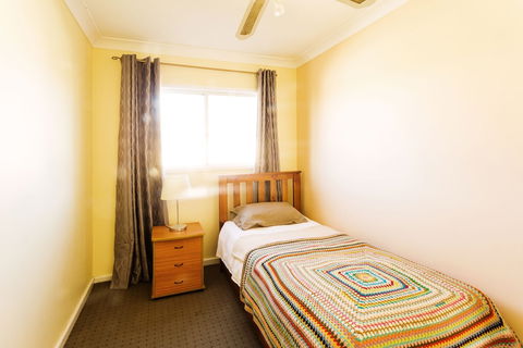 Coal D' Vine Cottage - Cessnock NSW - St Kilda Accommodation 4