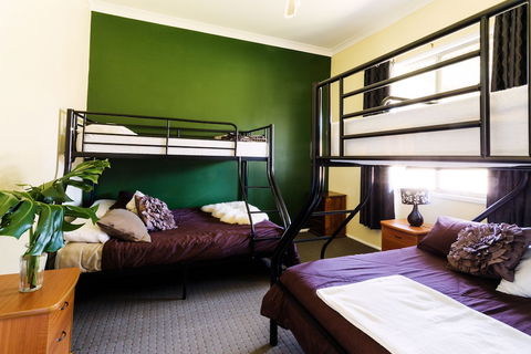 Coal D' Vine Cottage - Cessnock NSW - St Kilda Accommodation 6