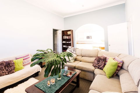Coal D' Vine Cottage - Cessnock NSW - St Kilda Accommodation 3