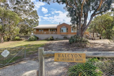 Halcyon - St Kilda Accommodation 0