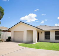 Lovely 3 Bed 2 Bath in the City Centre - St Kilda Accommodation