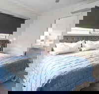 Blue Lagoon Villa A - St Kilda Accommodation
