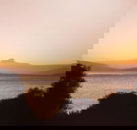 Manfield City Waterfront View Cottage