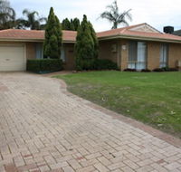 Canal Time Holiday Home - St Kilda Accommodation