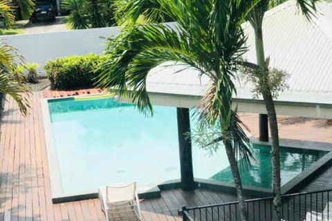Crazy About Cairns Resort Living 6 Bedrooms - St Kilda Accommodation 0