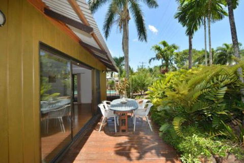 Crazy About Cairns Resort Living 6 Bedrooms - St Kilda Accommodation 6