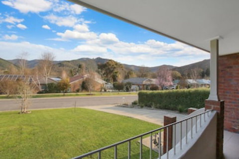 Abbey Rose - Bright, VIC - St Kilda Accommodation 0