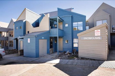 Snowgums 15 - St Kilda Accommodation 1