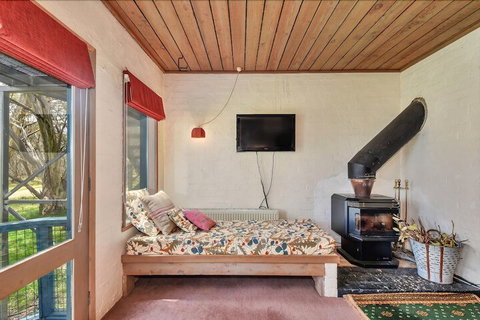 Snowgums 06 - St Kilda Accommodation 6