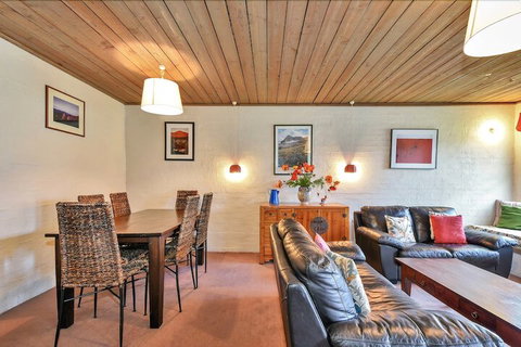 Snowgums 06 - St Kilda Accommodation 4