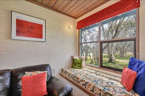 Snowgums 06 - St Kilda Accommodation 3