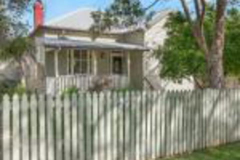 Ambiente Cottage Pet & Family Friendly - St Kilda Accommodation 0