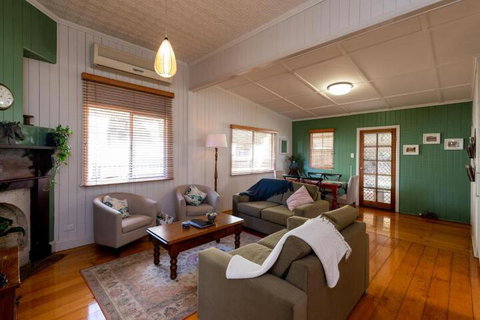 Ambiente Cottage Pet & Family Friendly - St Kilda Accommodation 3