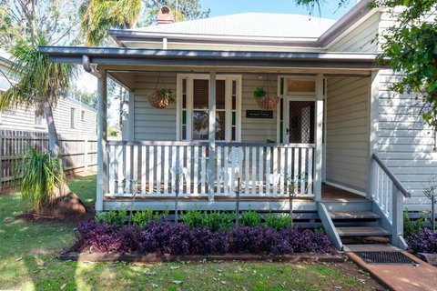 Ambiente Cottage Pet & Family Friendly - St Kilda Accommodation 2