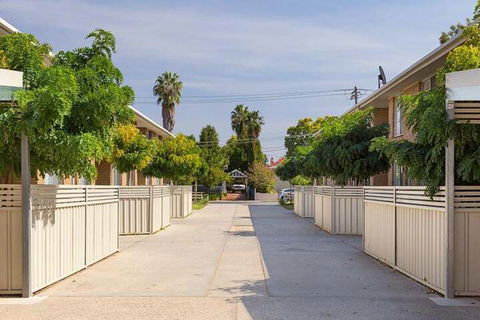 Understated Elegance Affordable Luxury - St Kilda Accommodation 1