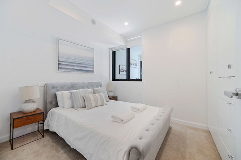 HomeHotel Brand New Ultra Luxe Apartment - St Kilda Accommodation 6