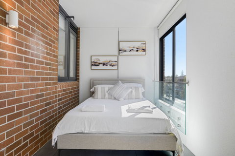 HomeHotel Brand New Ultra Luxe Apartment - St Kilda Accommodation 1