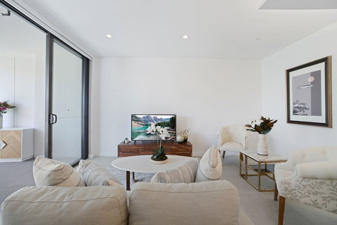 HomeHotel Brand New Ultra Luxe Apartment - St Kilda Accommodation 4