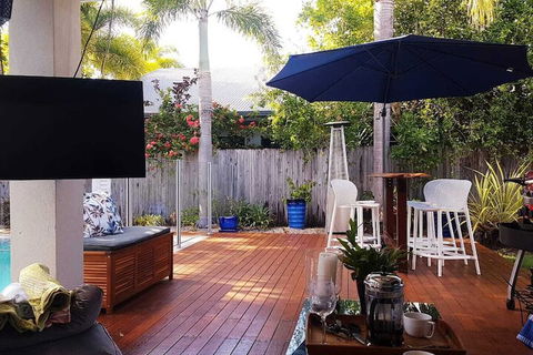 Beach Bliss Queen Bed BBQ Pool Netflix - St Kilda Accommodation 5