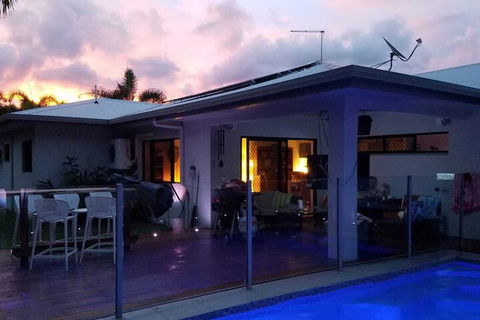 Beach Bliss Queen Bed BBQ Pool Netflix - St Kilda Accommodation 1