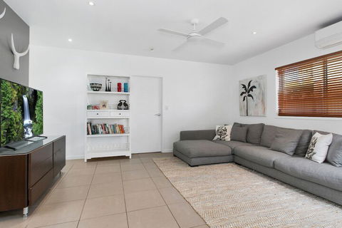BEACH HOUSE On PEARL - St Kilda Accommodation 2