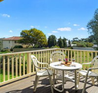 22 Broadbeach Drive - St Kilda Accommodation