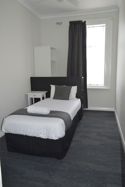 The Parade Hotel - St Kilda Accommodation 2