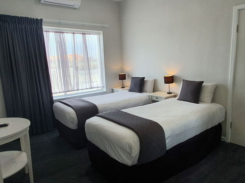 The Parade Hotel - St Kilda Accommodation 5