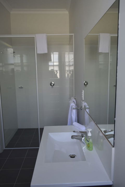 The Parade Hotel - St Kilda Accommodation 3